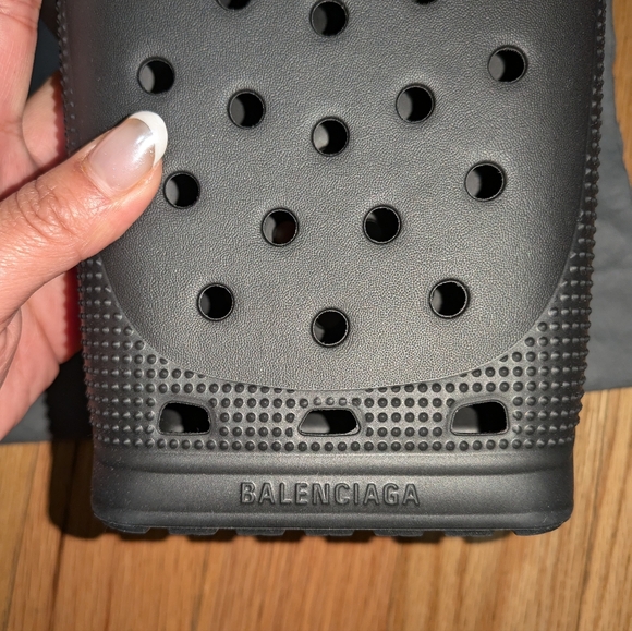 NEW BALENCIAGA X CROCS RUBBER PHONE HOLDER MINI BAG - Picture 7 of 15